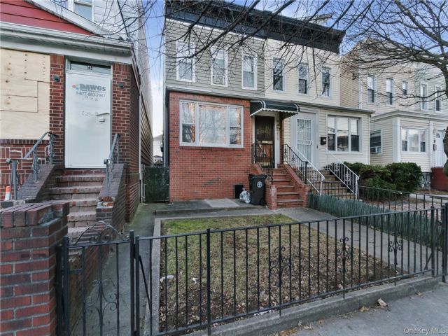  4 BR,  2.00 BTH &nbsp;House style home in East Flatbush