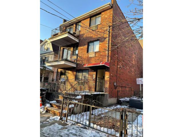 Studio,  0.00 BTH &nbsp;House style home in Elmhurst