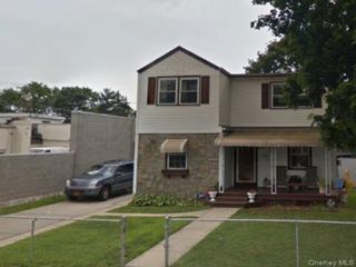  2 BR,  2.00 BTH &nbsp;Other style home in Uniondale