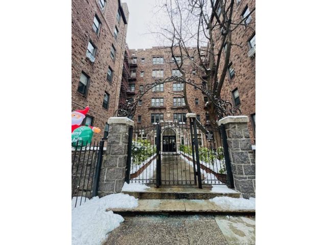  1 BR,  1.00 BTH &nbsp;Other style home in Elmhurst