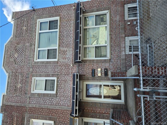 3 BR,  1.00 BTH &nbsp;Other style home in Canarsie