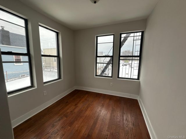  1 BR,  1.00 BTH &nbsp;Other style home in Richmond Hill