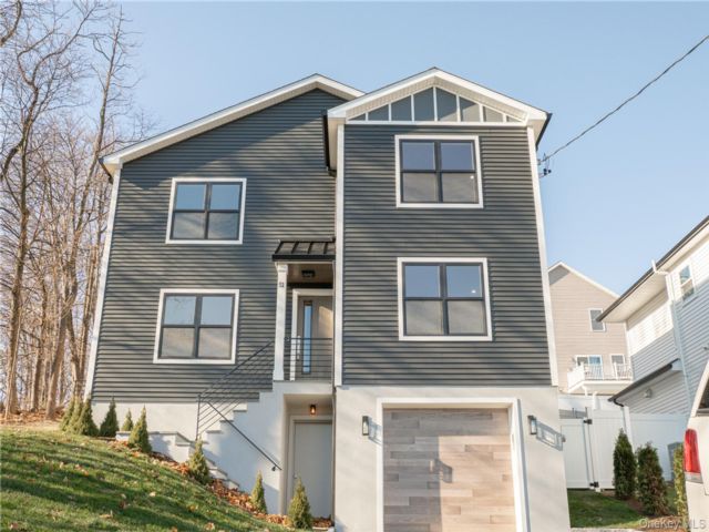  5 BR,  4.00 BTH &nbsp;Colonial style home in Yonkers