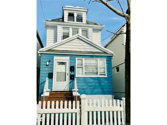  5 BR,  3.00 BTH &nbsp;House style home in South Ozone Park