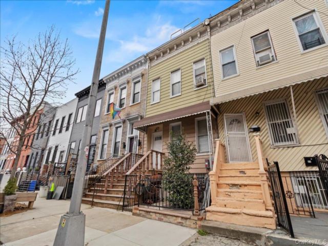  4 BR,  2.00 BTH &nbsp;Modern style home in Bedford Stuyvesant