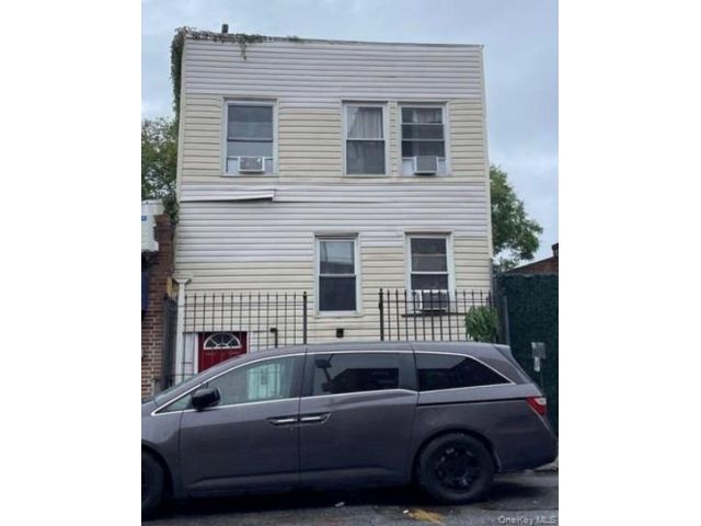  5 BR,  0.00 BTH &nbsp;House style home in Carroll Gardens