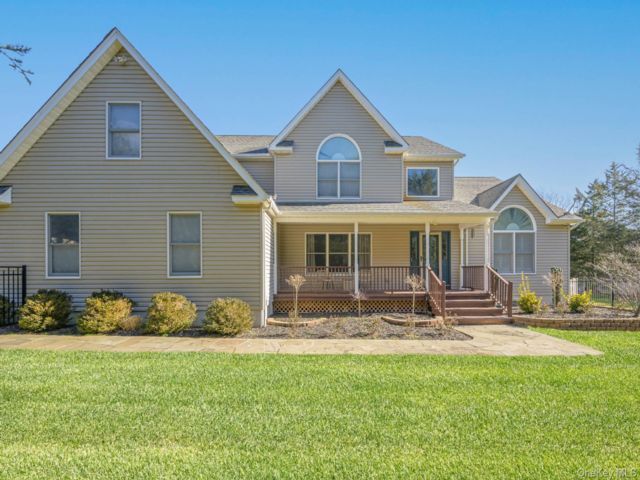  3 BR,  3.00 BTH &nbsp;A-frame style home in Hampton Bays