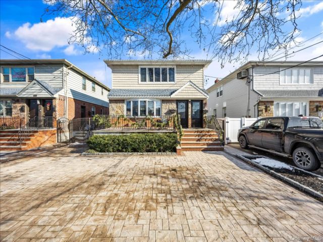 [Howard Beach Real Estate, listing number 7240844]