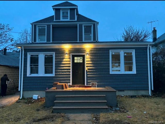 Studio,  4.00 BTH &nbsp;House style home in Queens Village