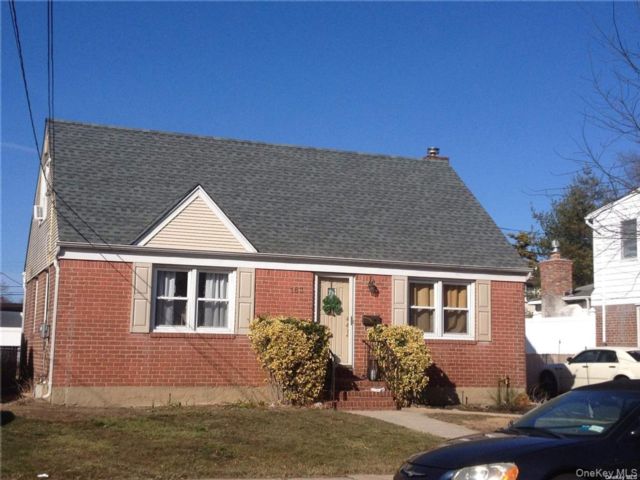  4 BR,  1.00 BTH &nbsp;Cape cod style home in Massapequa