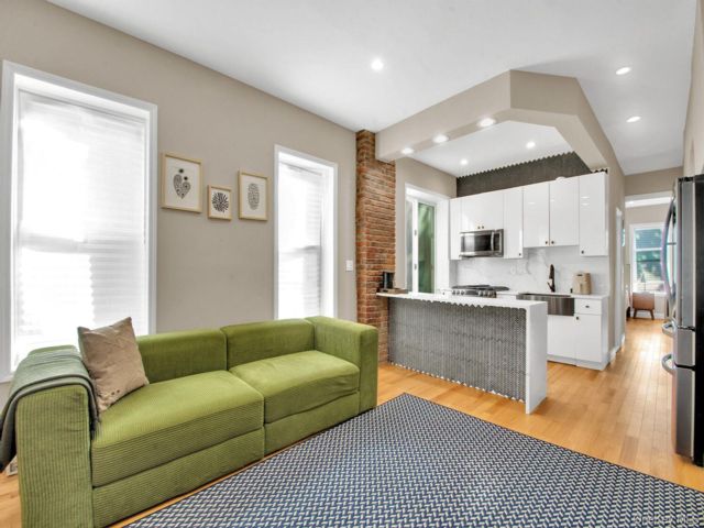  3 BR,  1.00 BTH &nbsp;House style home in Flatbush