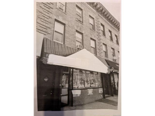 Studio,  0.00 BTH &nbsp;Commercial style home in Ridgewood