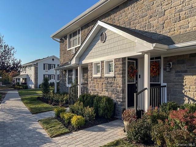  2 BR,  2.00 BTH &nbsp;Other style home in Massapequa