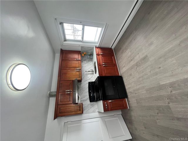  2 BR,  1.00 BTH &nbsp;Other style home in New Hyde Park