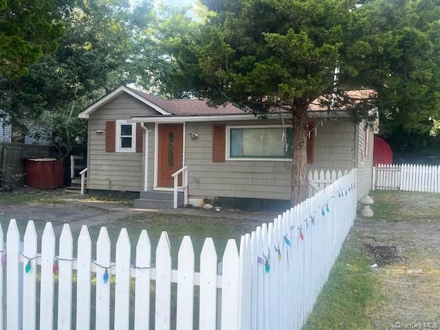  3 BR,  1.00 BTH &nbsp;Ranch style home in Flanders