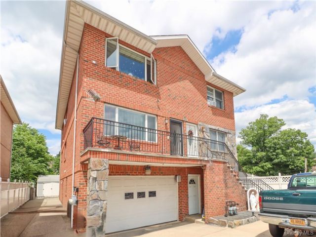 [Bronxville Real Estate, listing number 7241330]