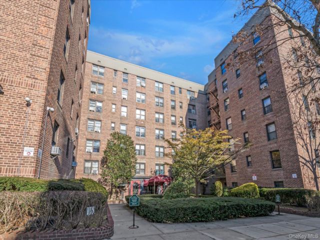  2 BR,  1.00 BTH &nbsp;Other style home in Woodhaven