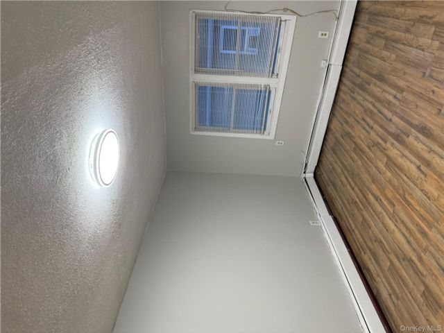  3 BR,  2.00 BTH &nbsp;Colonial style home in Lynbrook