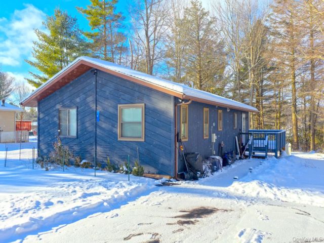 2 BR,  2.00 BTH &nbsp;Ranch style home in Loch Sheldrake