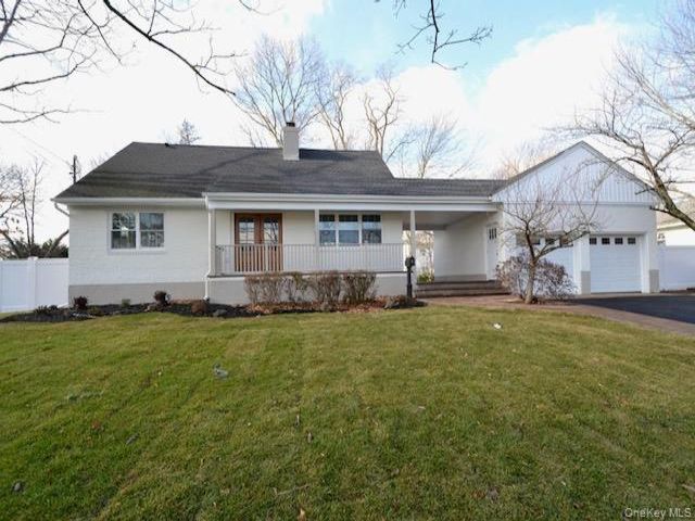  4 BR,  3.00 BTH &nbsp;Exp cape style home in Babylon