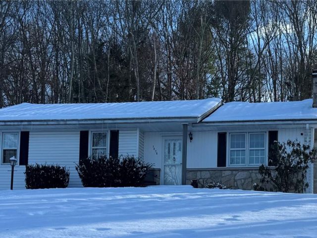  3 BR,  2.00 BTH &nbsp;Ranch style home in Wallkill