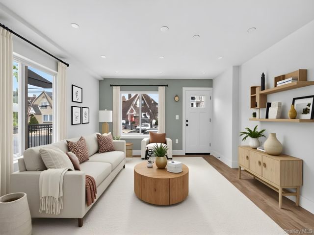 [Esplanade Real Estate, listing number 7241804]