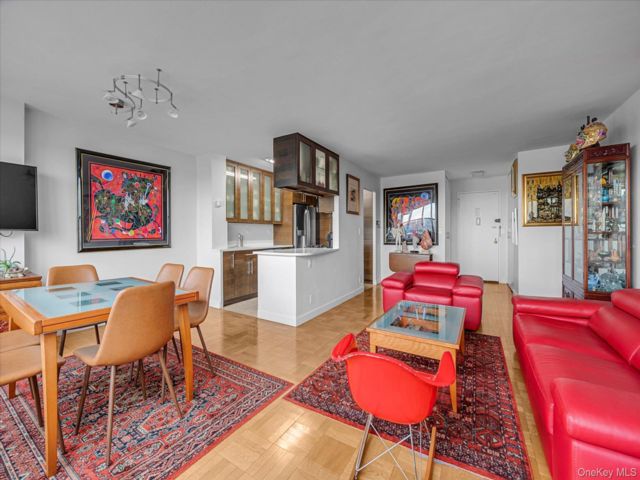 [Kingsbridge Real Estate, listing number 7241830]