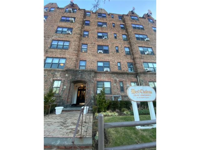 [Woodmere Real Estate, listing number 7241961]