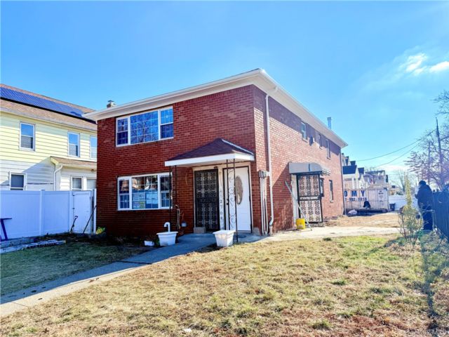  6 BR,  5.00 BTH &nbsp;Exp ranch style home in South Ozone Park