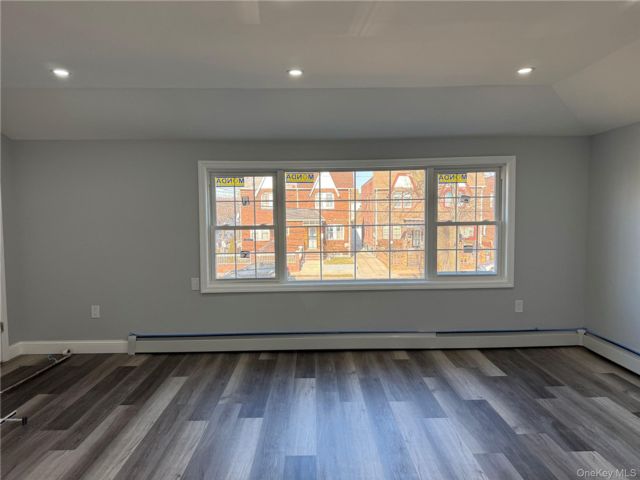 [PHOTO]