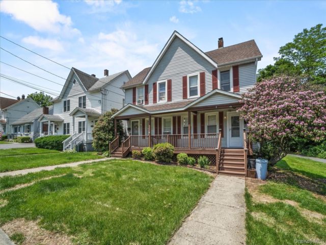  6 BR,  3.00 BTH &nbsp;Colonial style home in Cornwall