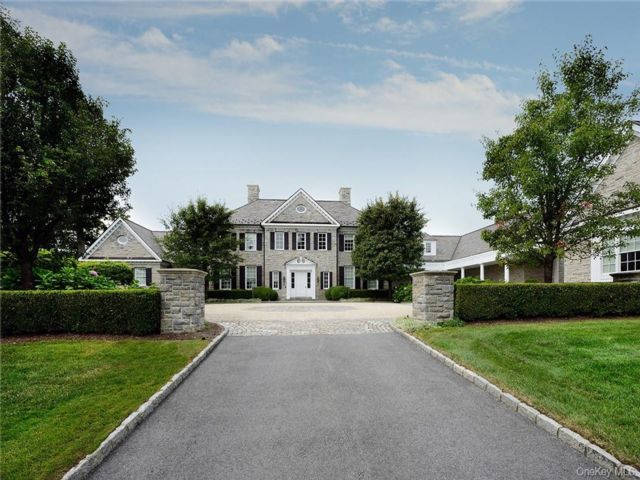  6 BR, 10.00 BTH &nbsp;Colonial style home in Purchase