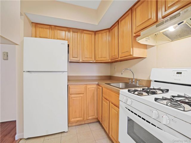 [Howard Beach Real Estate, listing number 7242229]