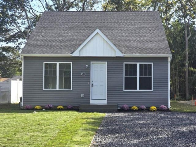 [Shirley Real Estate, listing number 7242239]