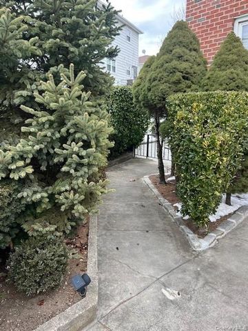  1 BR,  1.00 BTH &nbsp;Other style home in Yonkers