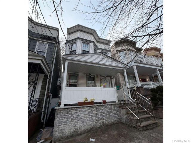  3 BR,  2.00 BTH &nbsp;Other style home in Woodhaven