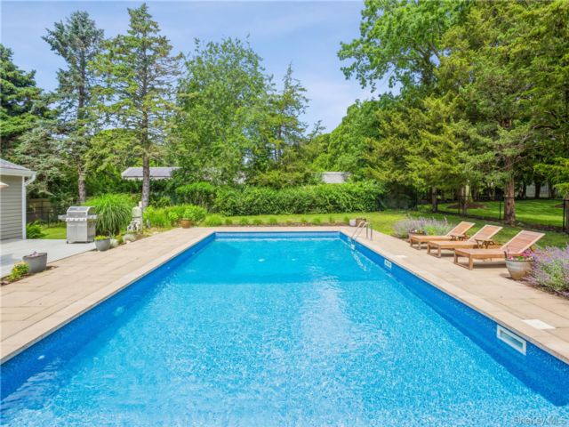  4 BR,  3.00 BTH &nbsp;Ranch style home in Southold