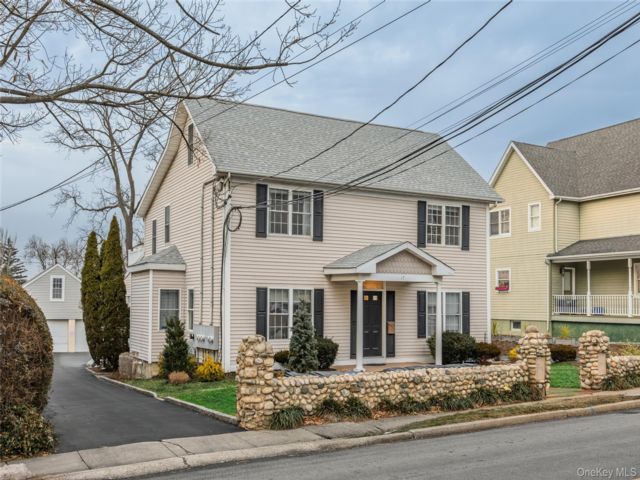  2 BR,  1.00 BTH &nbsp;A-frame style home in Huntington