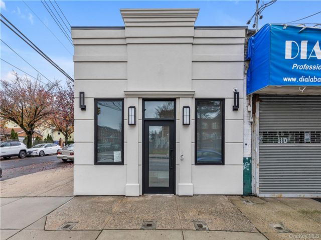 Studio,  0.00 BTH &nbsp;Commercial style home in Whitestone