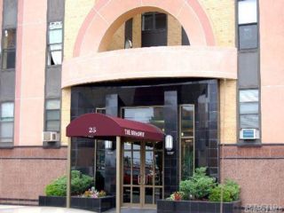  2 BR,  1.00 BTH &nbsp;Mediterranean style home in Long Beach