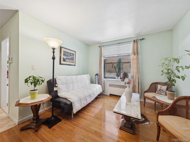  1 BR,  1.00 BTH &nbsp;Other style home in East Elmhurst