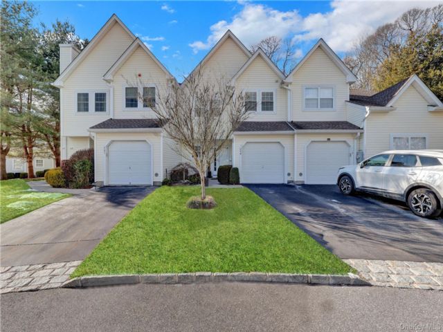[East Setauket Real Estate, listing number 7242611]
