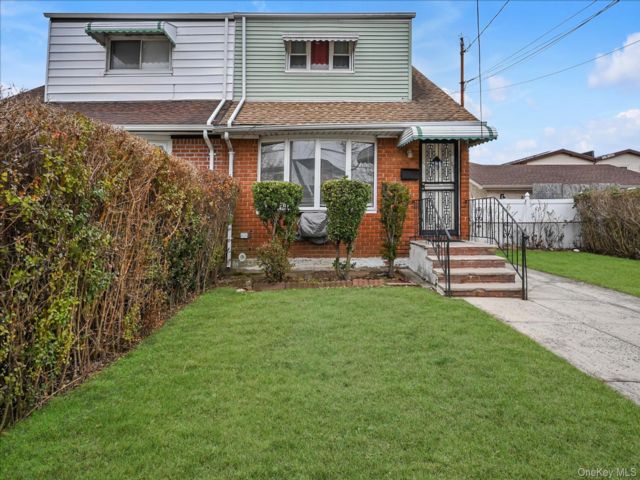  3 BR,  1.00 BTH &nbsp;Ranch style home in Jamaica