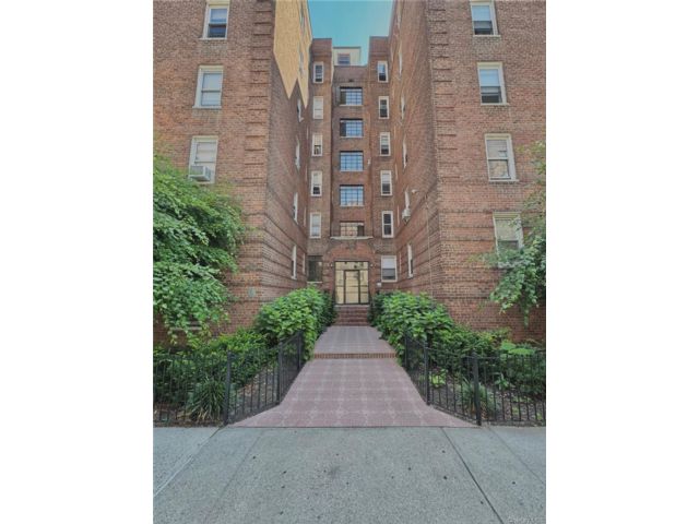 [Parkchester Real Estate, listing number 7242720]