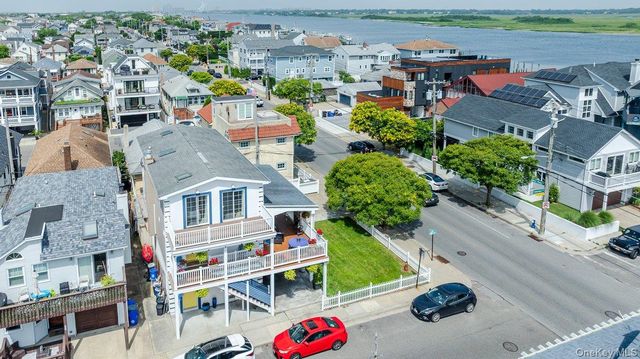 [Long Beach Real Estate, listing number 7242781]