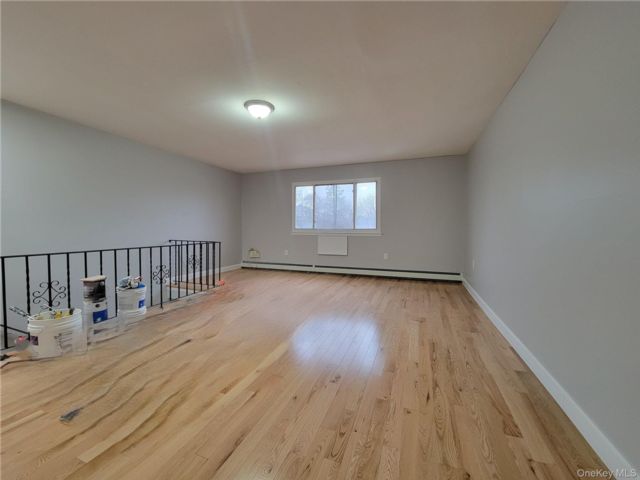  3 BR,  2.00 BTH &nbsp;Traditional style home in Hollis