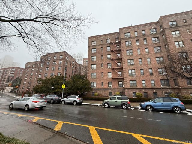 [Kingsbridge Real Estate, listing number 7242904]