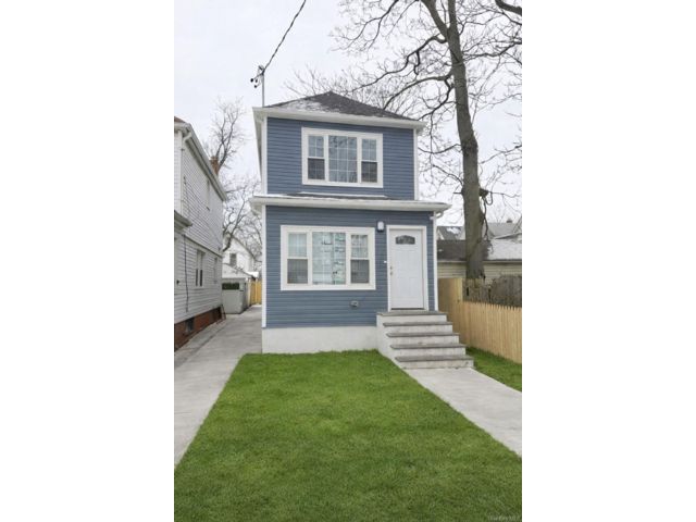  4 BR,  3.00 BTH &nbsp;Colonial style home in South Ozone Park