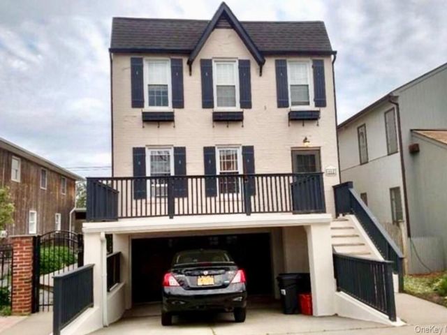  2 BR,  1.00 BTH &nbsp;A-frame style home in Long Beach