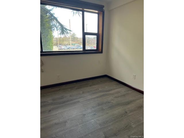  1 BR,  1.00 BTH &nbsp;Other style home in Farmingdale